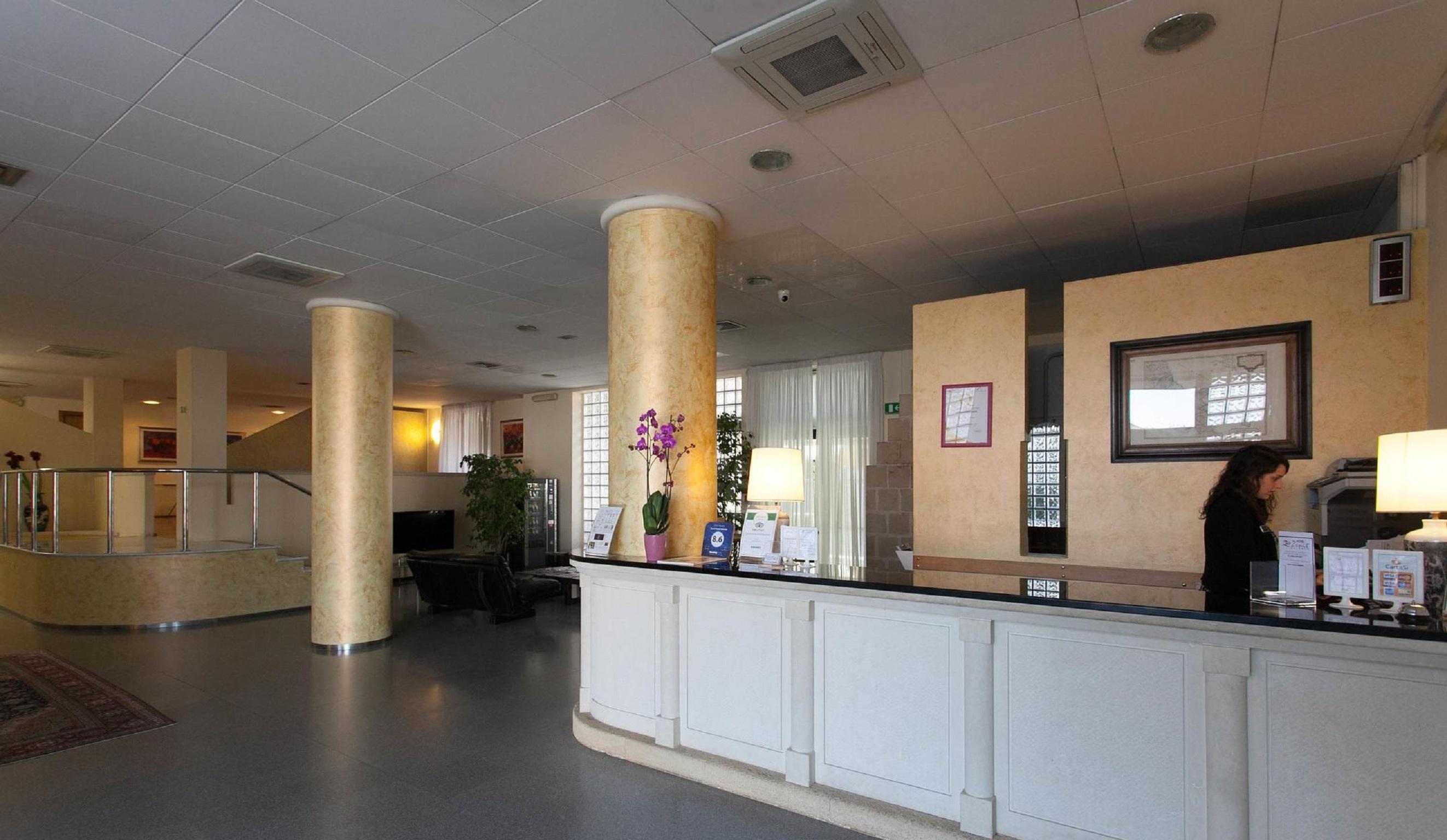 Hotel Zenit Salento Лечче Экстерьер фото