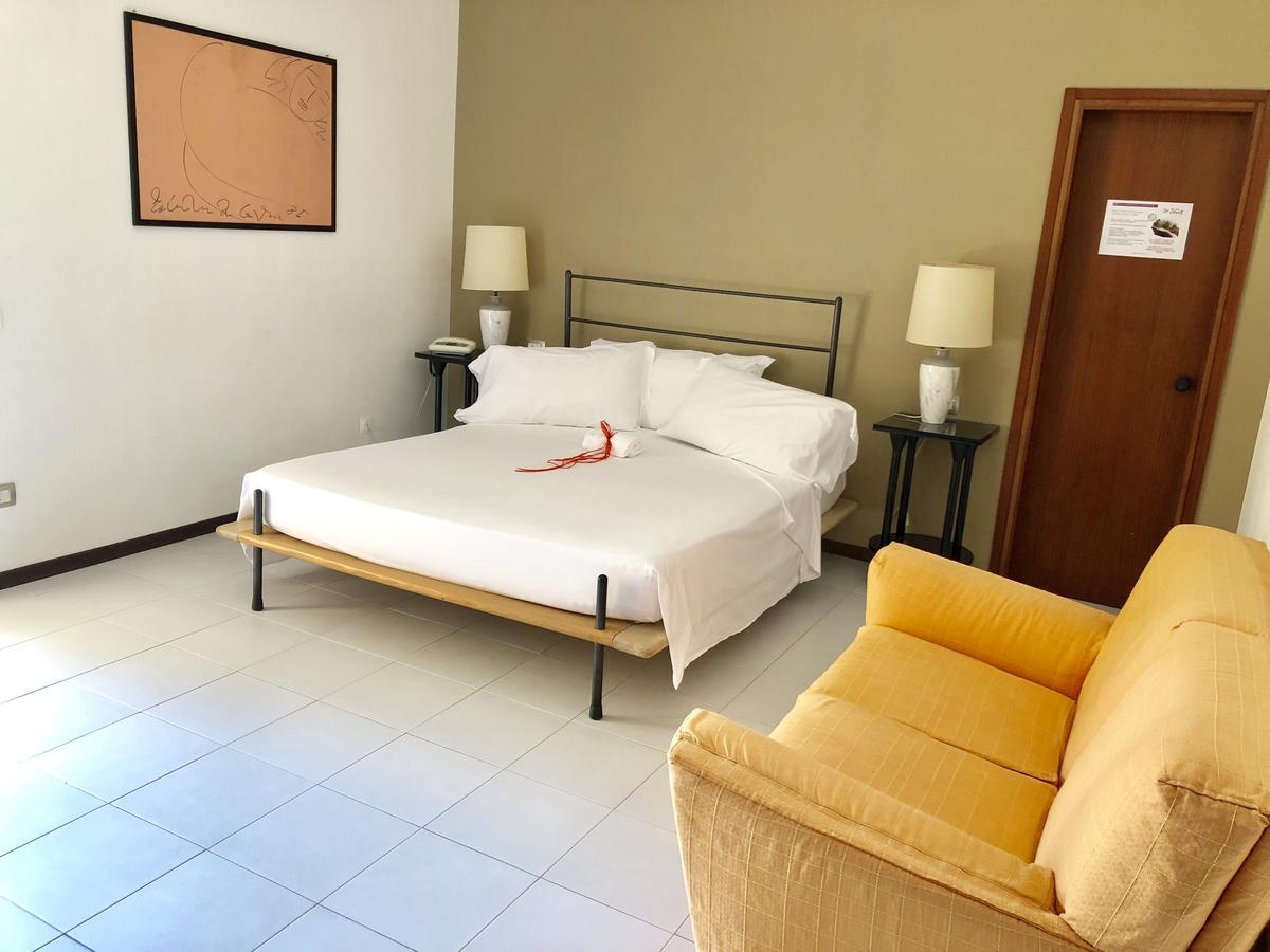 Hotel Zenit Salento Лечче Экстерьер фото